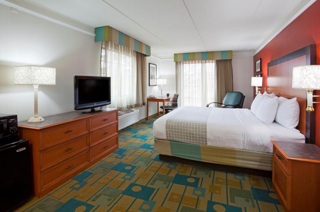 La Quinta Inn Chicago Oakbrook Terrace Eksteriør billede