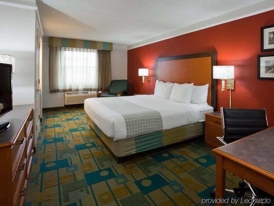 La Quinta Inn Chicago Oakbrook Terrace Eksteriør billede